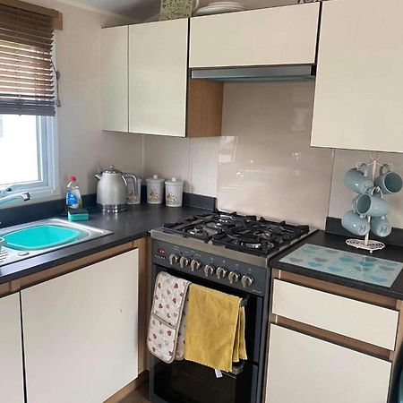 Lottielou'S Hot Tub Breaks At Tattershall Lakes Lincoln Exterior foto